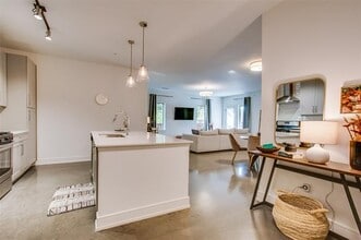 5718 McCommas Blvd in Dallas, TX - Building Photo - Building Photo