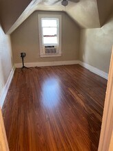 645 N Airport Way in Stockton, CA - Building Photo - Building Photo