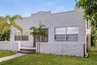 733 Valley Forge Rd in West Palm Beach, FL - Building Photo - Building Photo
