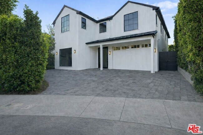 12227 Tweed Ln in Los Angeles, CA - Building Photo - Building Photo