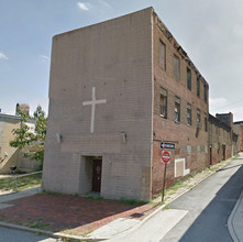 2117 E Fayette St in Baltimore, MD - Foto de edificio - Other