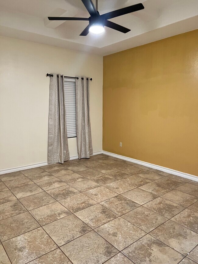 12 Chaparral St, Unit Chaparral Apartments in Rio Grande City, TX - Building Photo - Building Photo