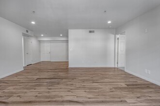 449 N Catalina Ave in Pasadena, CA - Foto de edificio - Building Photo