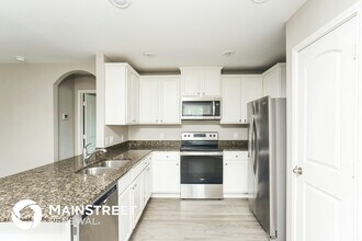 28041 Irving Dr in Magnolia, TX - Foto de edificio - Building Photo