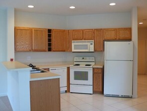 8234 Mulligan Cir in Port St. Lucie, FL - Building Photo - Building Photo