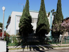 733 Maine Ave in Long Beach, CA - Building Photo