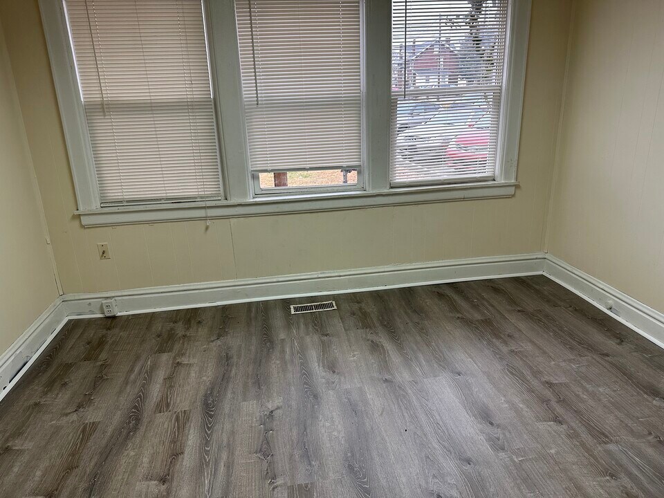 1669 6th Ave in Huntington, WV - Building Photo