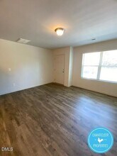 3287 Ivy Wood Ln in Durham, NC - Foto de edificio - Building Photo