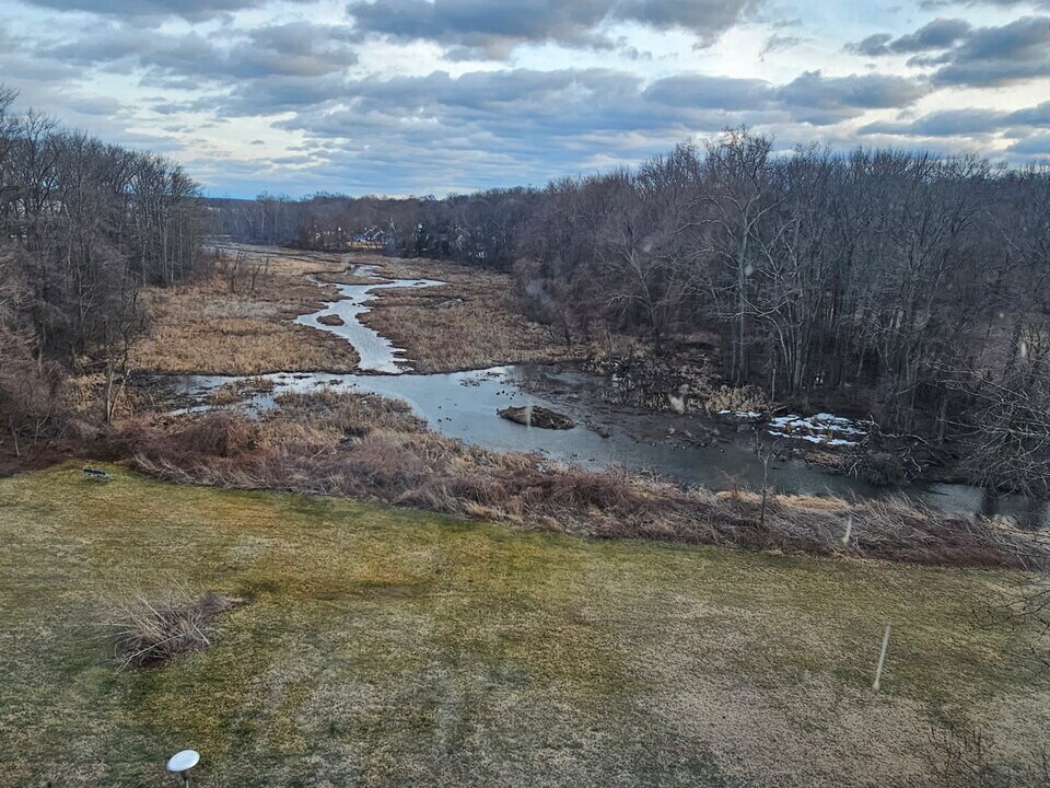 6631 Wakefield Dr, Unit 613A in Alexandria, VA - Building Photo