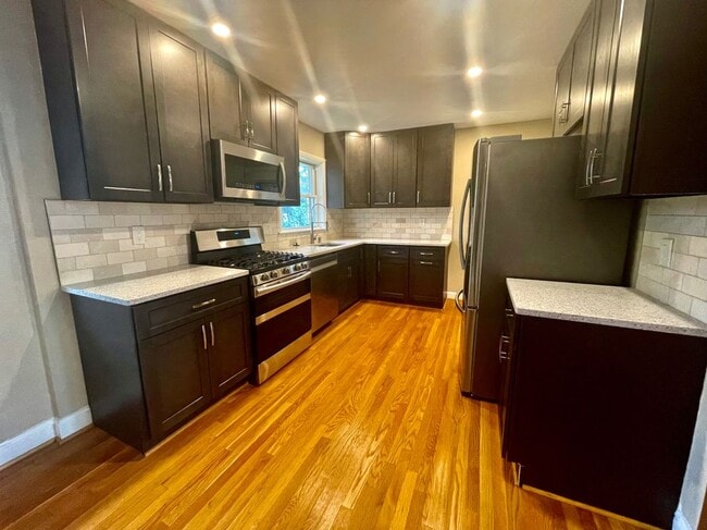 8800 Sterling St in Hyattsville, MD - Building Photo - Building Photo