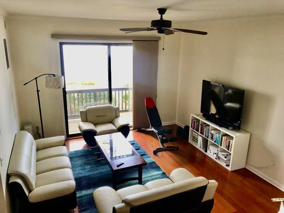 199 Sandcastle Key in Secaucus, NJ - Building Photo