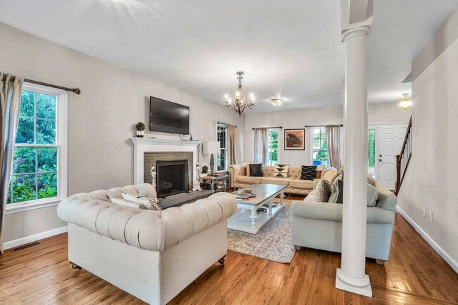 1025 Peconic Bay Blvd in Laurel, NY - Building Photo - Building Photo