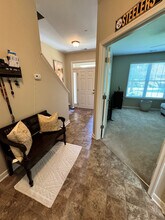180 Hemisphere Cir in Newport News, VA - Foto de edificio - Building Photo
