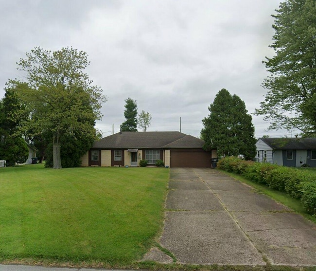 property at 825 Sweetbriar Ave