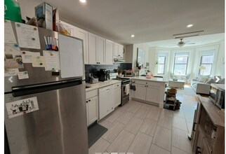 219 Beacon St, Unit F-3R in Boston, MA - Building Photo - Building Photo