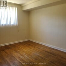 3576 Dufferin St in Toronto, ON - Building Photo - Building Photo
