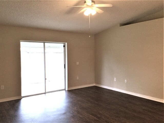 2063 Corner Meadow Cir in Orlando, FL - Building Photo - Building Photo