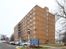 Waterstone Place Apartments in Warren, OH - Building Photo