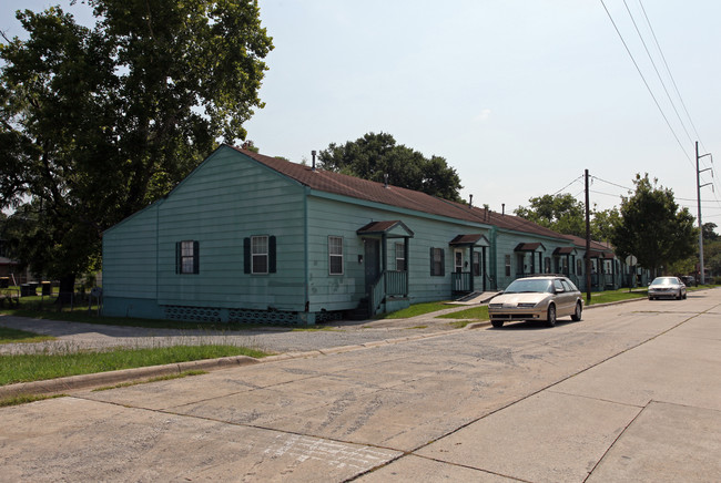 716 E Bolton St in Savannah, GA - Building Photo - Building Photo