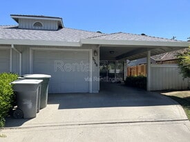 3068 W Queens Cir in Merced, CA - Building Photo