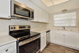 25501 Troon Ave in Sorrento, FL - Building Photo - Building Photo