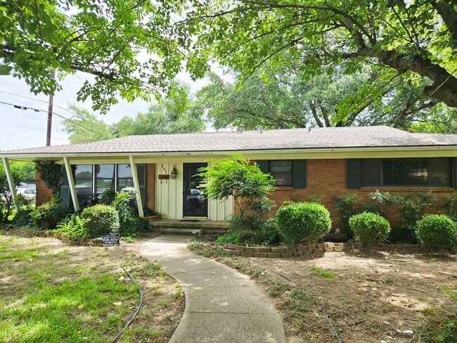 property at 701 S Burdette Ave