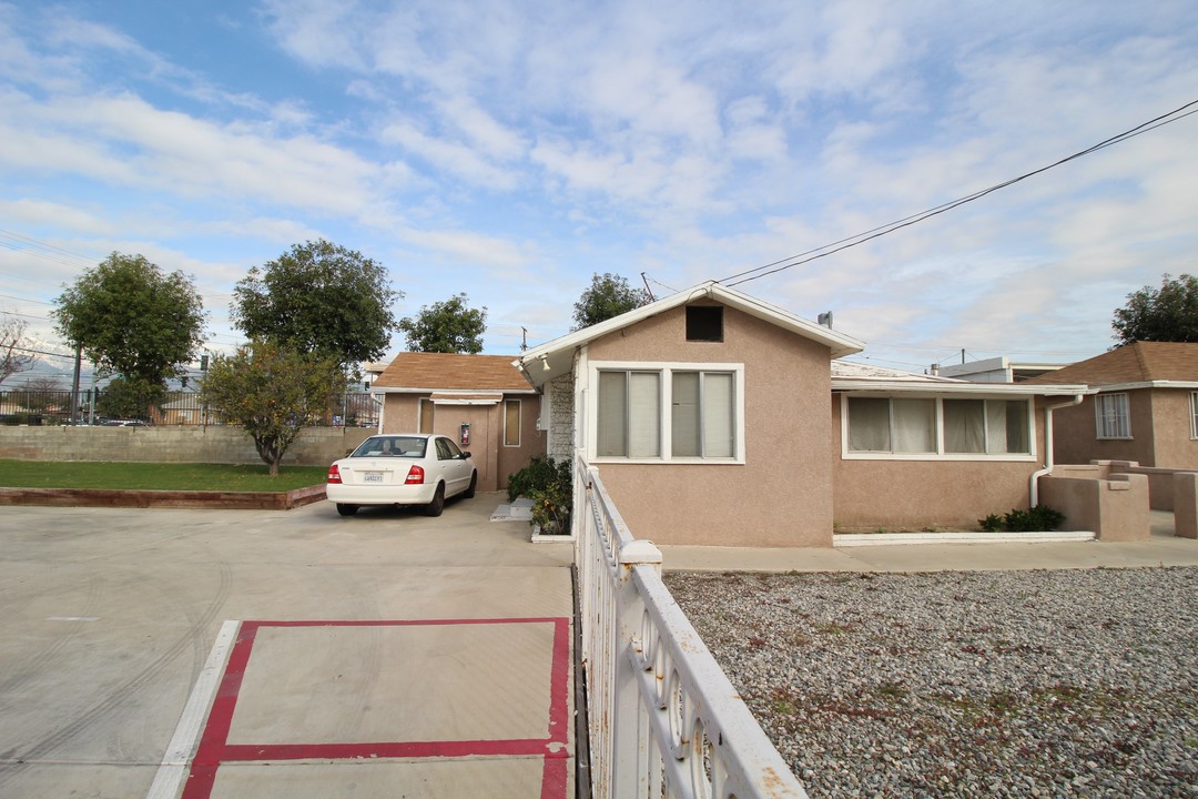 8925 Juniper Ave in Fontana, CA - Building Photo