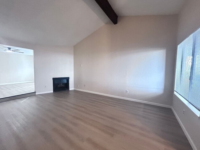 5712-5714 Manzanita Ave in Carmichael, CA - Building Photo - Building Photo