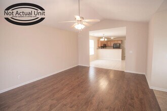 1881 Harmony St in Columbia, MO - Building Photo - Building Photo