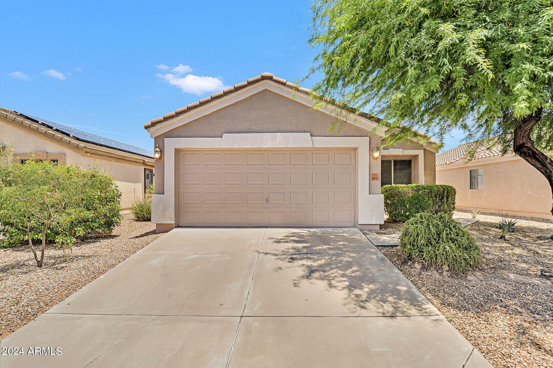 24039 N Mojave Ln in Florence, AZ - Building Photo