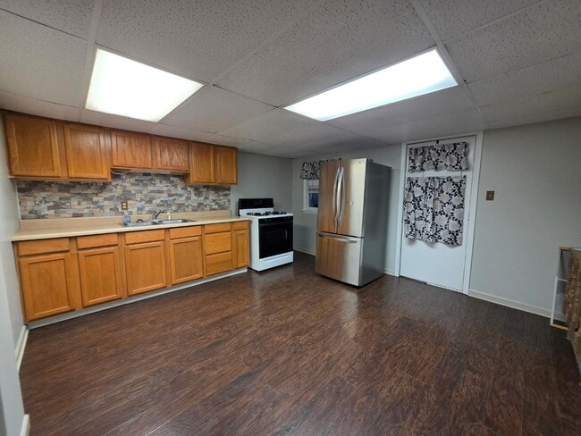 property at 218 W Horner St