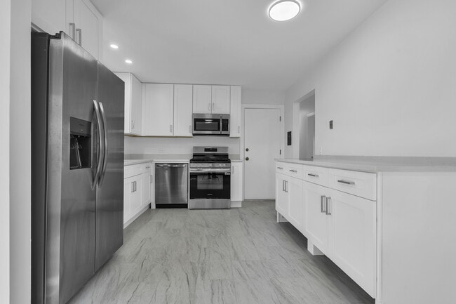 512 Ida Ct in Mount Prospect, IL - Building Photo - Building Photo