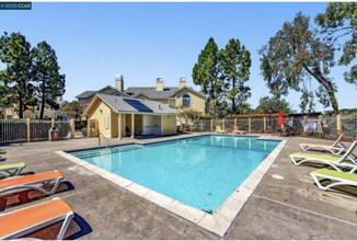 807 Devonwood in Hercules, CA - Foto de edificio - Building Photo