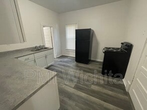 202 N Ash St in Wichita, KS - Foto de edificio - Building Photo