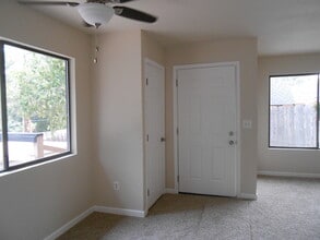 1733 Pleasant St in Redding, CA - Building Photo - Building Photo