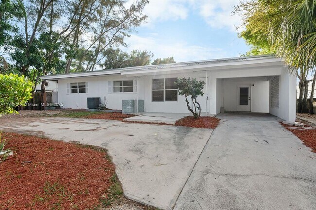 3061 NE 4th Ave