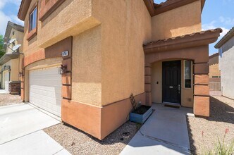 9756 Waukegan Ave in Las Vegas, NV - Building Photo - Building Photo