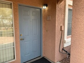 424 Pine Haven St in Las Vegas, NV - Foto de edificio - Building Photo