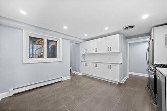 211 New York Ave in Jersey City, NJ - Building Photo - Building Photo