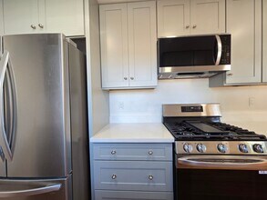 952 Bryant Way in Sunnyvale, CA - Building Photo - Building Photo