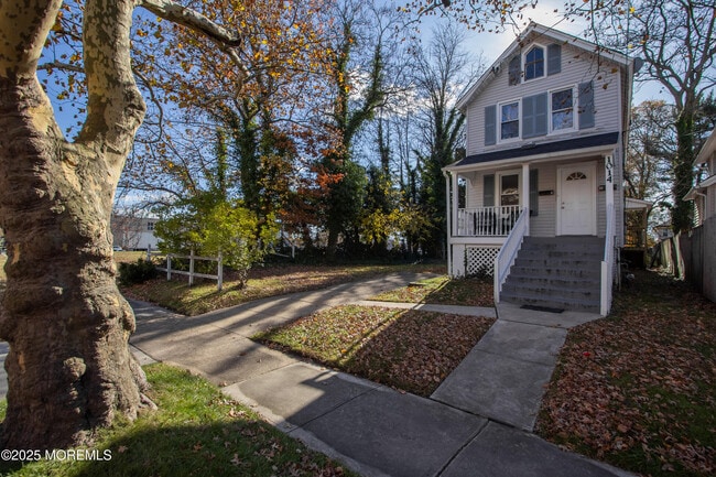 property at 1014 2nd Ave