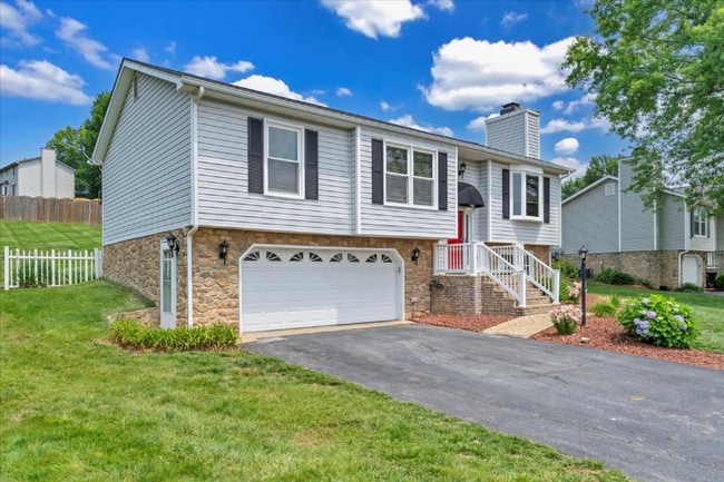 1905 Summerfield Dr in Roanoke, VA - Building Photo - Building Photo