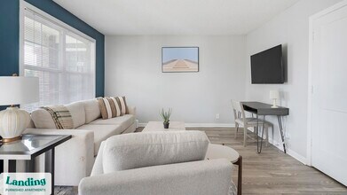 231 New Shackle Island Rd, Unit H59 in Hendersonville, TN - Building Photo - Building Photo