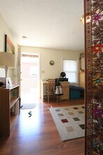 128 Pine St, Unit 5 in Cambridge, MA - Foto de edificio - Building Photo