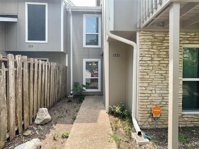 1721 Timber Ridge Dr in Austin, TX - Building Photo - Building Photo