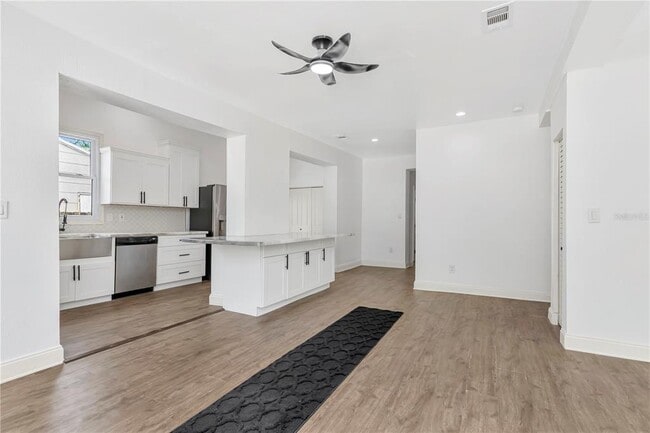2714 36th Ave N in St. Petersburg, FL - Building Photo - Building Photo