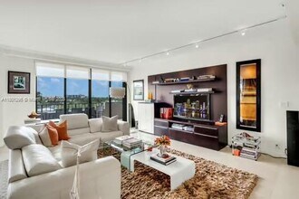 151 Crandon Blvd in Key Biscayne, FL - Building Photo - Building Photo