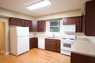 1703 W Irving Park Rd, Unit 1 in Chicago, IL - Building Photo - Building Photo