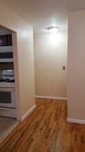 266 College Dr in Edison, NJ - Building Photo - Building Photo