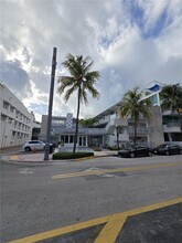 1446 Ocean Dr in Miami Beach, FL - Building Photo - Building Photo